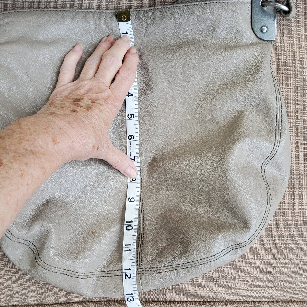 Fossil Soft Leather Shoulder Bag in Light Gray - Picture 4 of 12